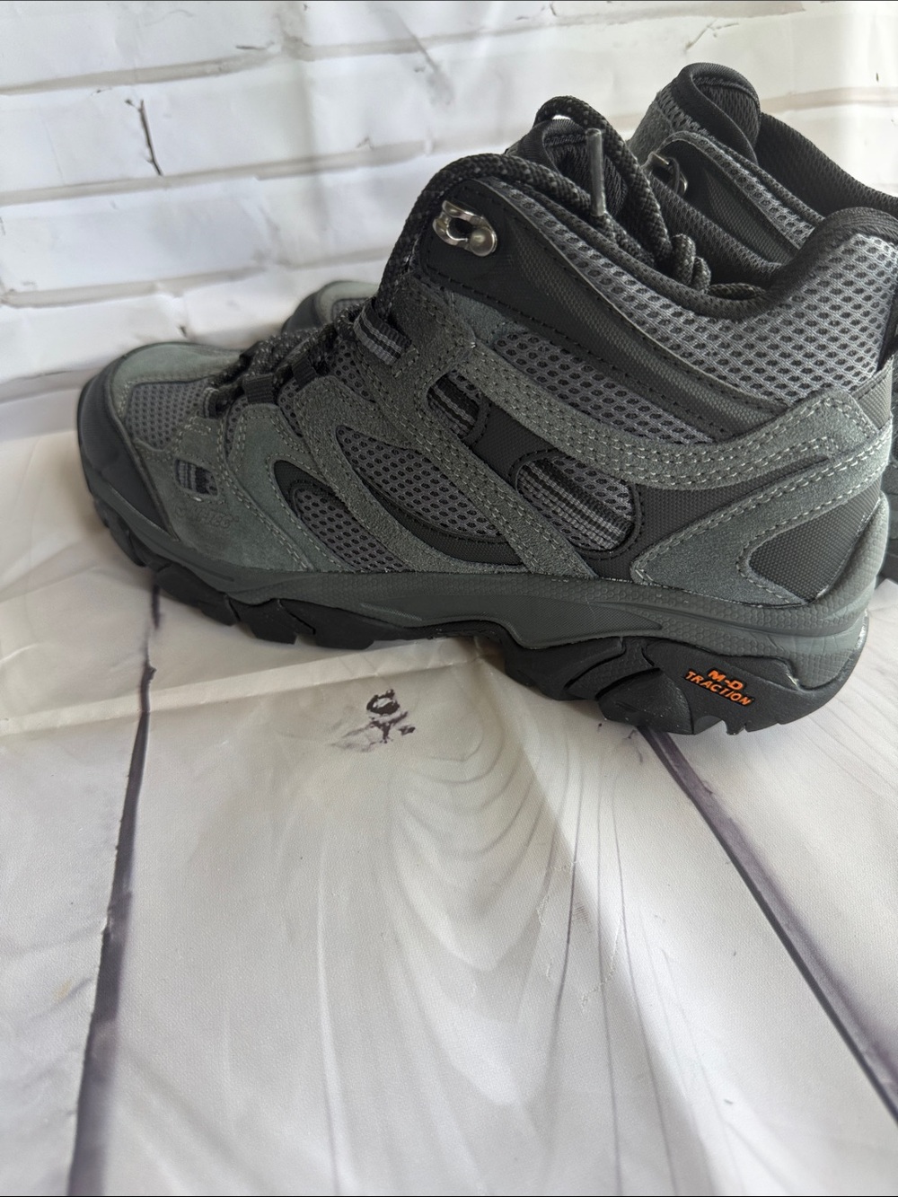 Hi-Tec Men’s Ravus MID Waterproof Hiking Boots - Gray - Picture 4 of 11